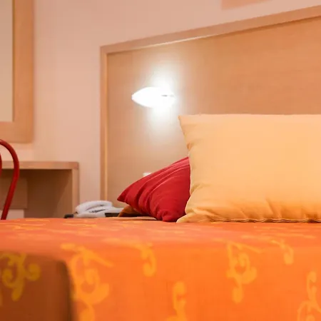Lady G Hotel *