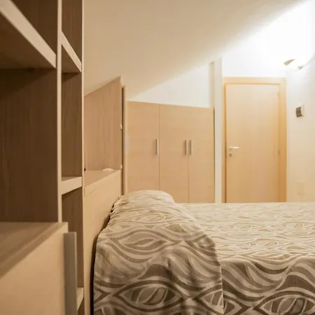 Lady G Hotel *
