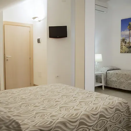 Lady G Hotel *