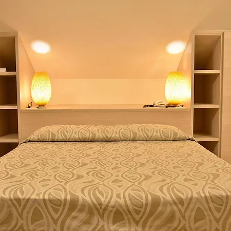 Lady G Hotel *